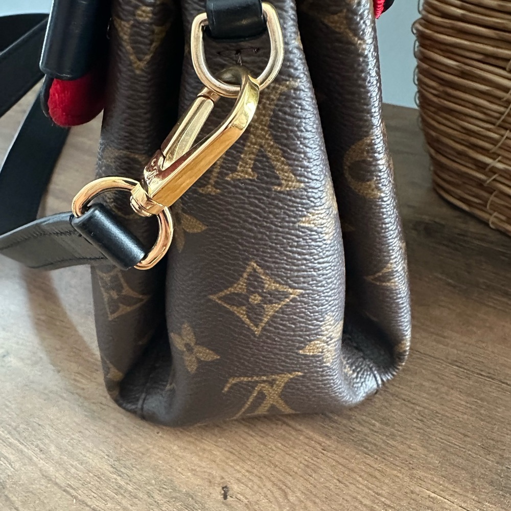 Louis Vuitton Saint George’s Monogram Handbag!!! Stunning 2-way Bag - Picture 6 of 12